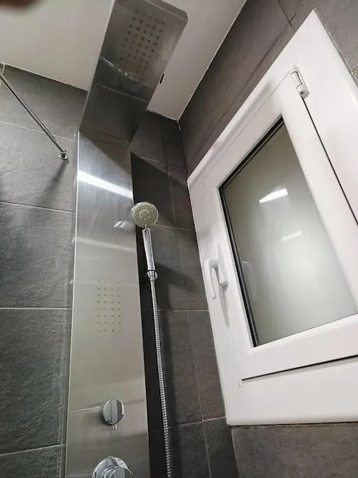 Siglo XX - Nuevo Apartamento Para 3 Barcelona 0*,